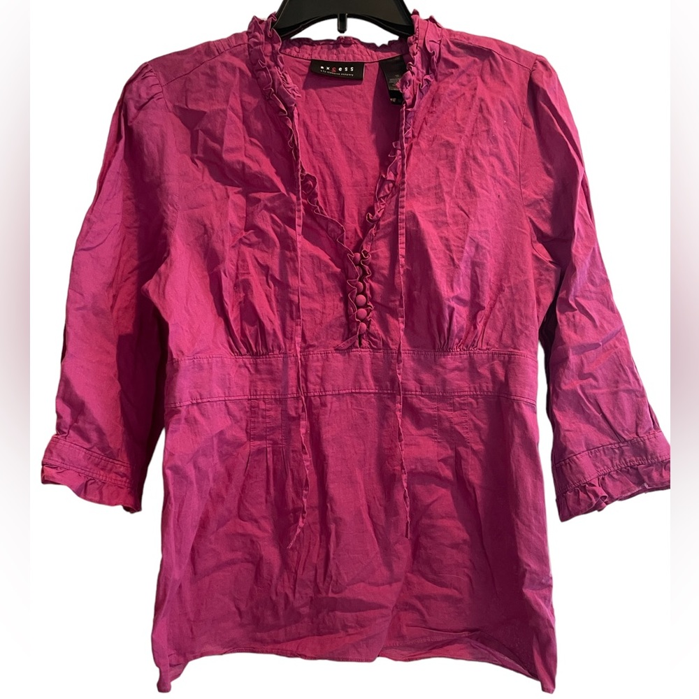 Axcess. Girls size 10 blouse. 3/4 length sleeves with button. Zip side.